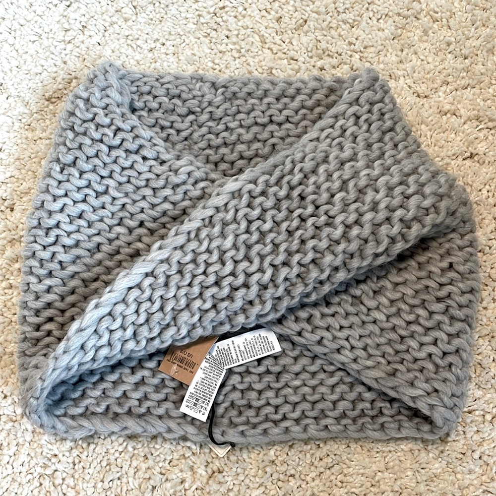 New American Eagle scarf gray handknit woven acrylic wool snood cowl